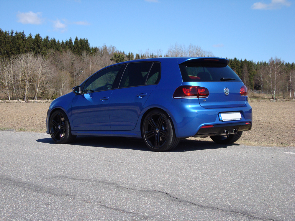 VWGolfR_01